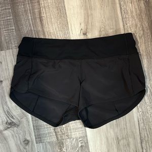 LULULEMON - Black Speed Up Shorts - Size 2